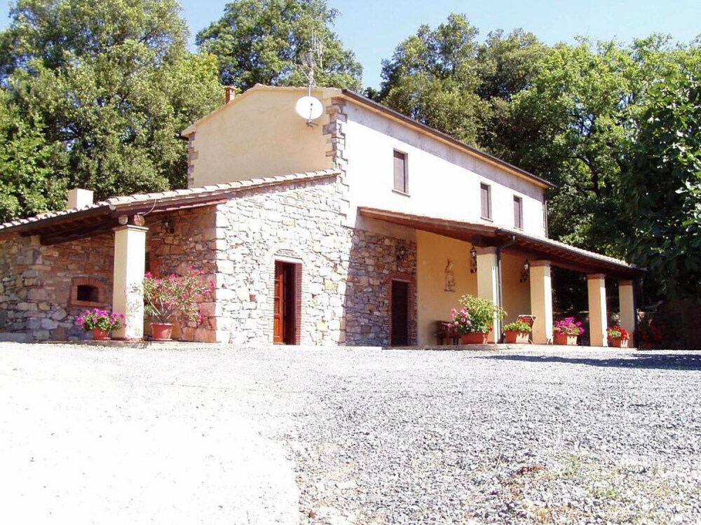 Splendid Relaxing Stay in the Tuscan Countryside in Monteverdi Marittimo, Italy