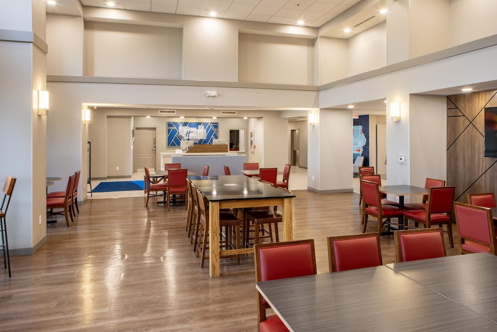 Holiday Inn Express & Suites Sioux City Southern Hills by IHG - photo 78