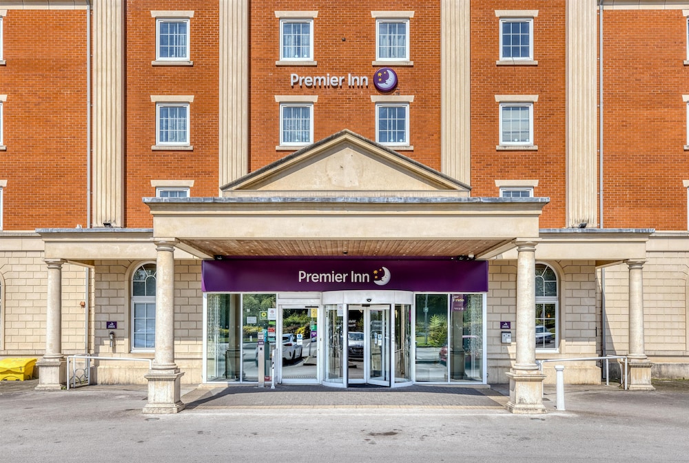 Premier Inn Manchester Trafford Centre West Hotel - carbon neutral hotel in Manchester