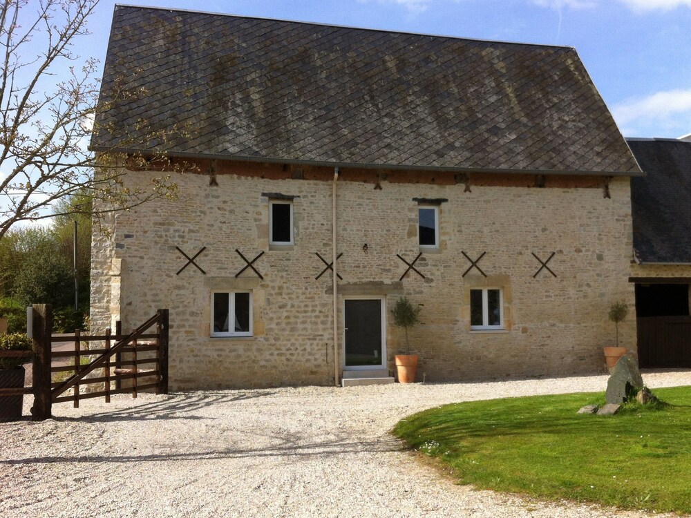 Gîte la Ferme D'ervée de Saint roch — 4-Star Luxury Hotel in Isigny-Sur-Mer, France