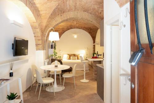 Medieval flat with whirlpool bath — 4-Star Luxury Hotel in Perugia, Italy