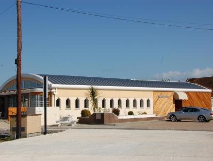 Warrens Village Motel and Self Catering — hotel in Clevedon