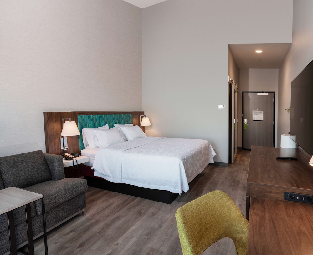 Hampton Inn Riverside March Air Force Base - photo 7