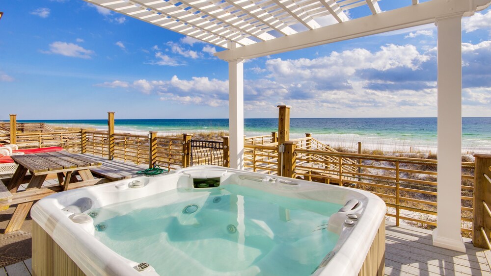 Dolphin Watch - carbon neutral hotel in Destin