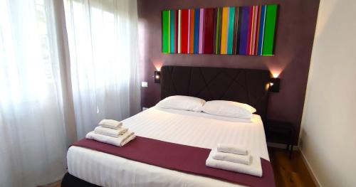 Ancient Rome Colosseum modern and bright apartment — 4-Star Luxury Hotel in Rome, Italy