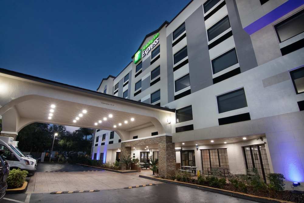 Holiday Inn Express & Suites Ft. Lauderdale Airport West by IHG - photo 70