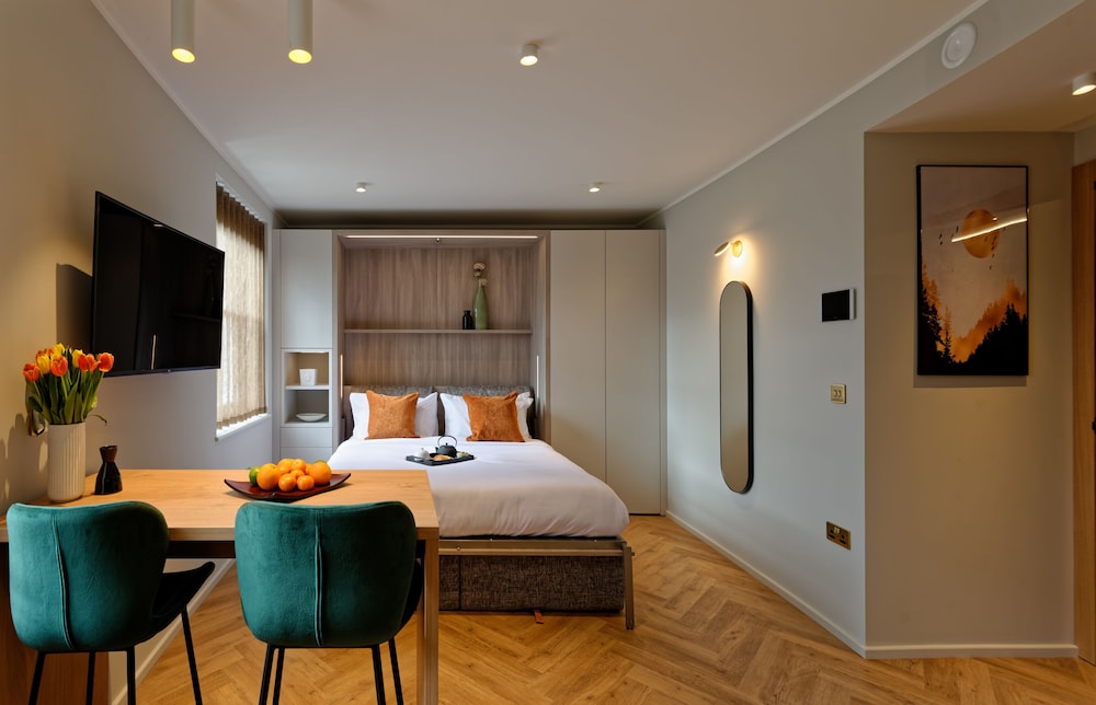 South Kensington Studios by D'Montrio — 4-Star Luxury Hotel in London, United Kingdom
