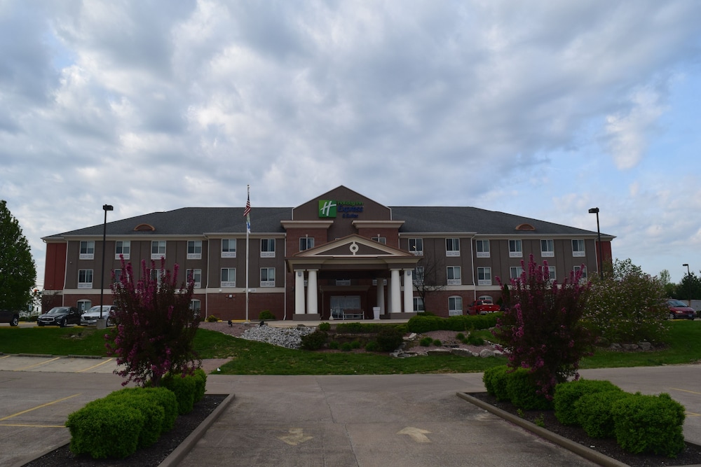 Holiday Inn Express Hotel Suites Sparta By Ihg — Sparta