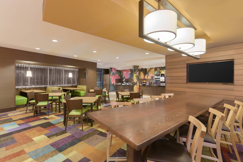 Fairfield Inn & Suites by Marriott Pittsburgh Downtown - photo 24