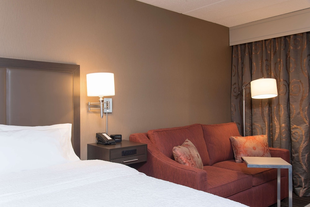 Hampton Inn Columbus Taylorsville Edinburgh - photo 9