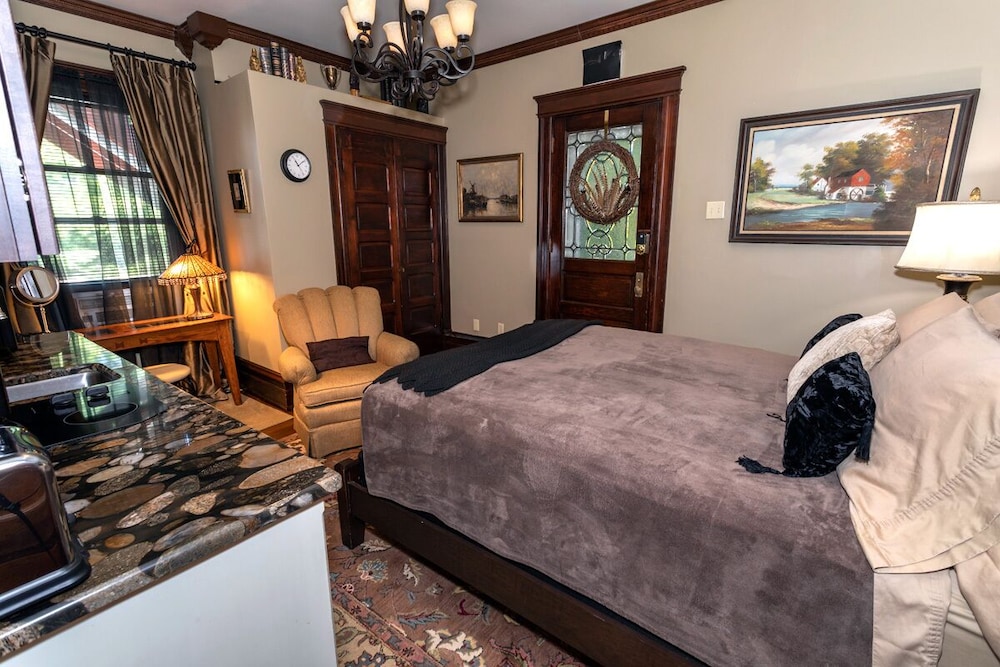 South Broadway Manor - photo 42