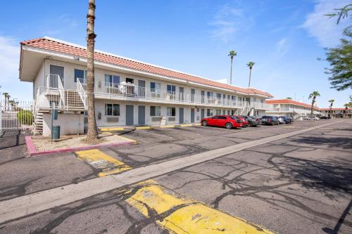 Super 8 by Wyndham Phoenix West - last minute hotel in Phoenix