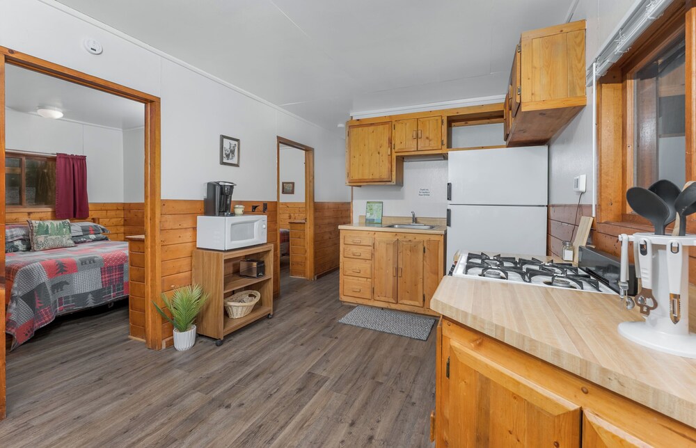 Bear Paw Lodge & Vacation Homes - photo 25