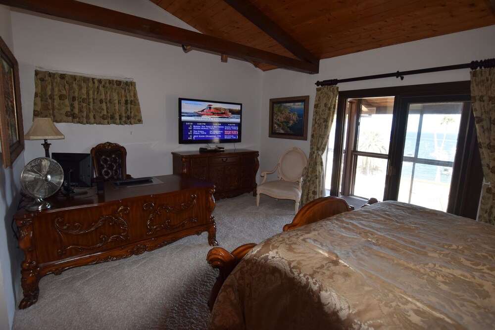 Catalina Courtyard Suites - photo 11
