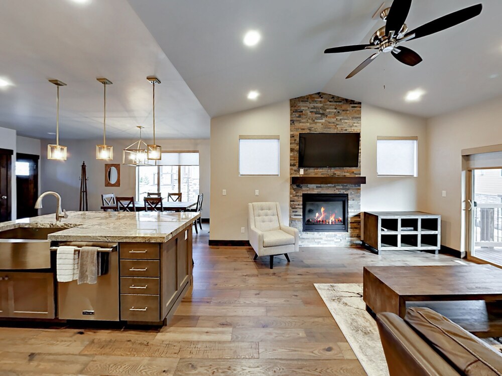 14350 North Rendezvous Trail Home Unit A 3 Bedrooms 3.5 Bathrooms Home — 4-Star Luxury Hotel in Kamas, United States
