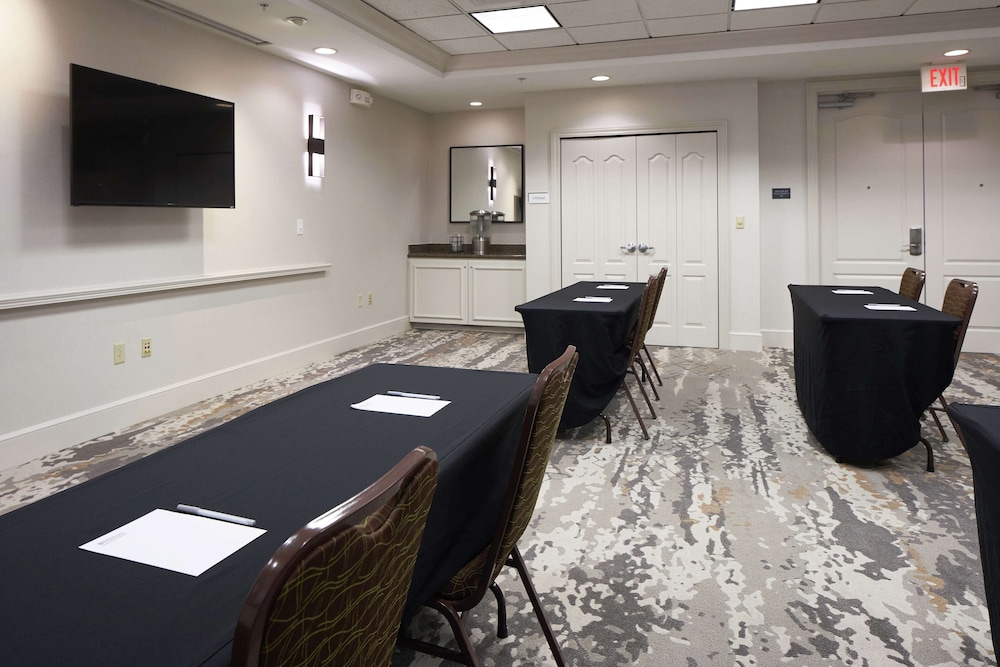 Hilton Garden Inn Evansville - photo 56