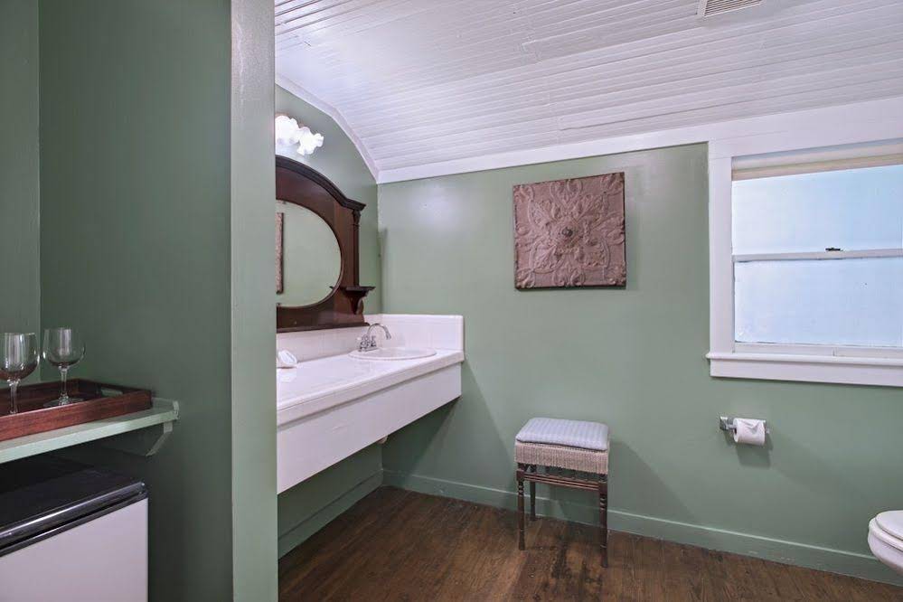 Inn on the Creek - photo 10
