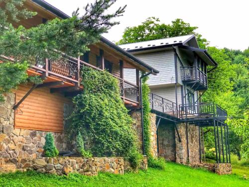 Holiday Home La Vіta — 4-Star Luxury Hotel in Yaremche, Ukraine