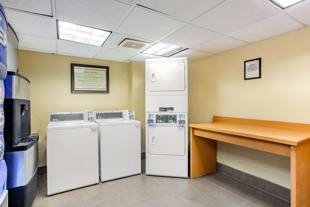 La Quinta Inn & Suites by Wyndham Raleigh Durham Southpoint - photo 43