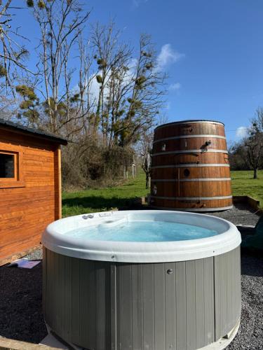 Foudre Insolite - carbon neutral hotel in Unknown City