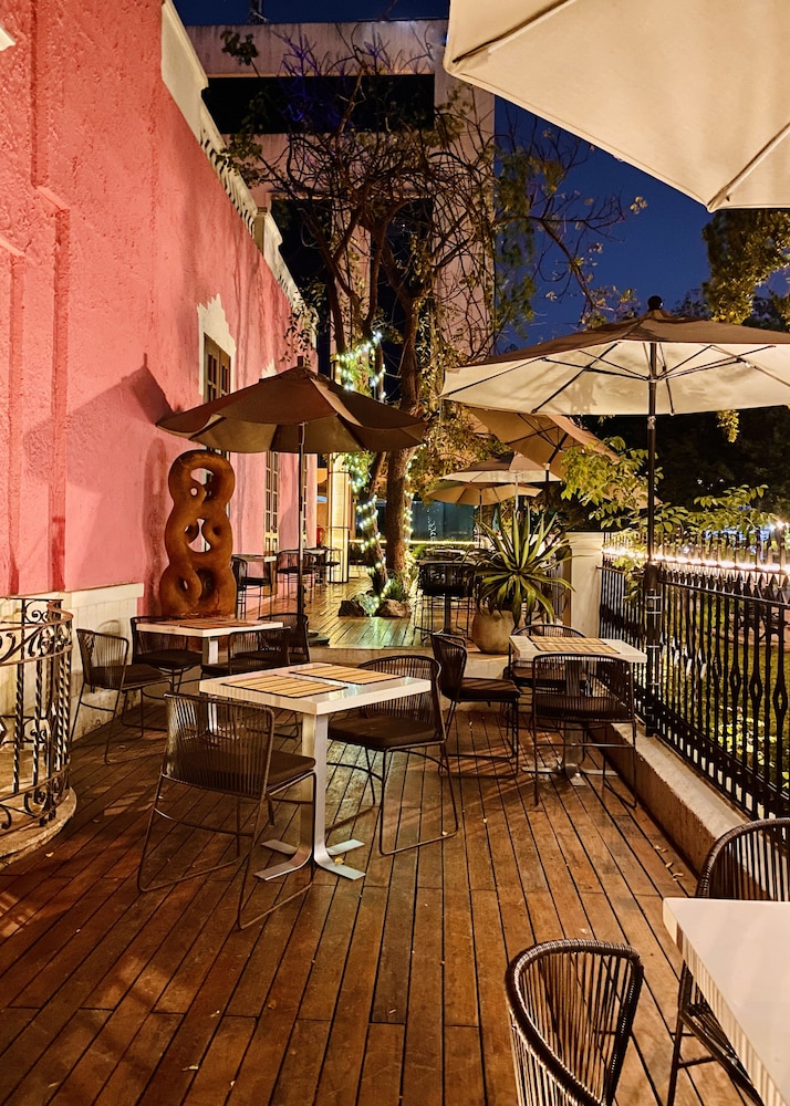 Sundeck