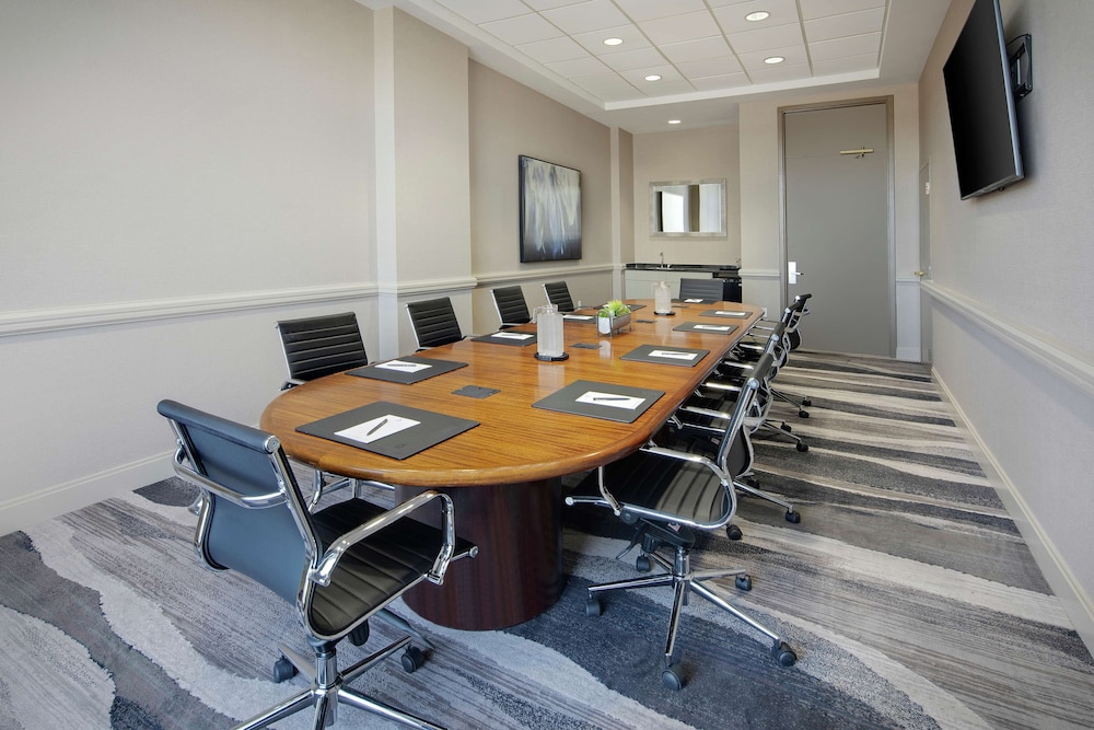 Embassy Suites by Hilton Detroit Troy Auburn Hills - photo 81