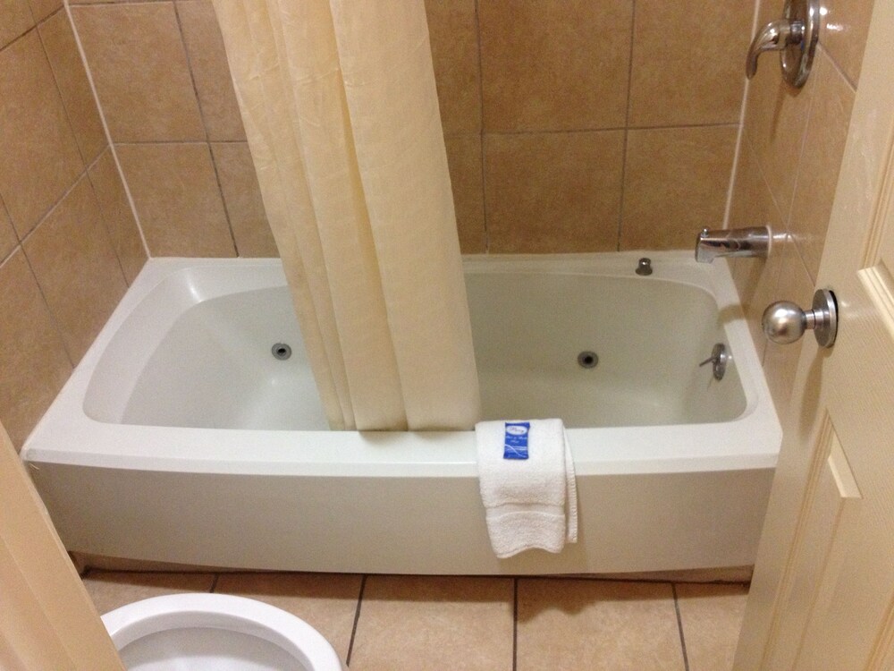 Economy Inn - photo 11