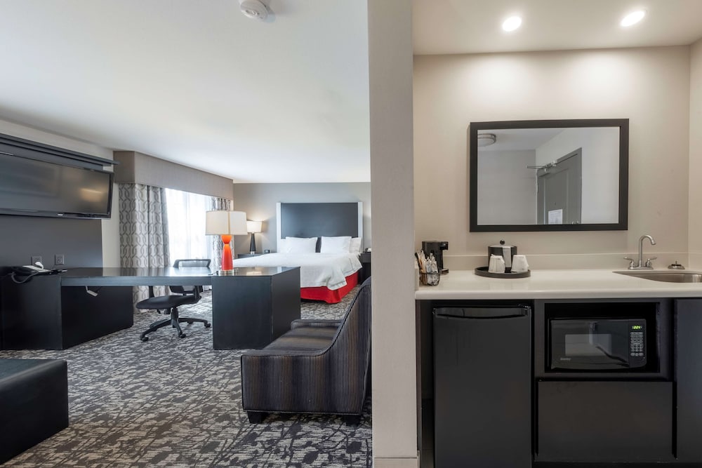 Hampton Inn & Suites DuPont - photo 24