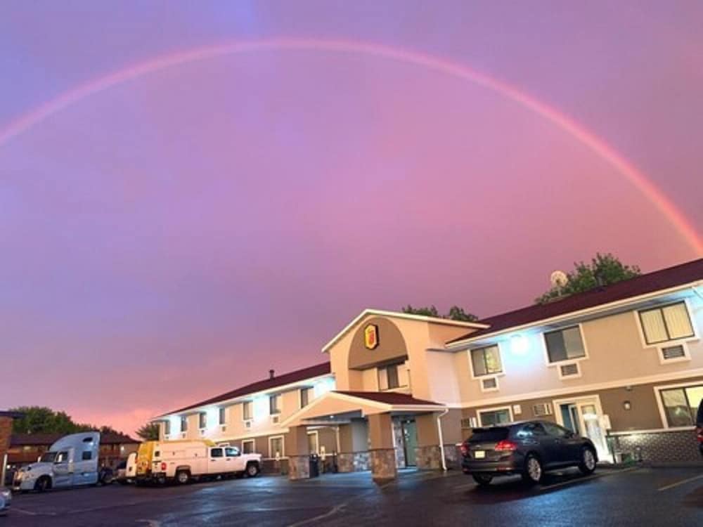 Super 8 by Wyndham Eau Claire WI - photo 2