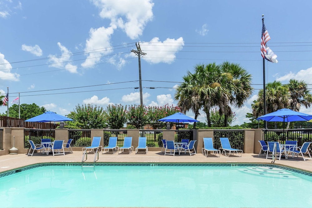 Hampton Inn Biloxi Ocean Springs - photo 12