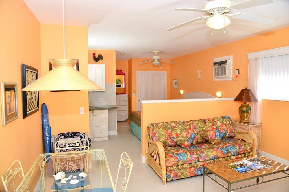 The Palmview and Sandpiper Inns - photo 31