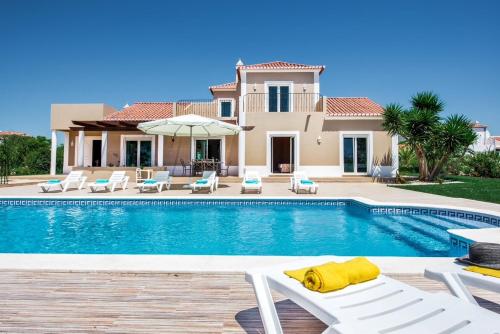 Green Villa — 4-Star Luxury Hotel in None, Portugal