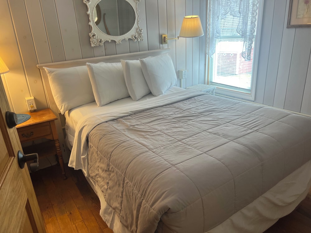 The Vermont Inn - photo 34