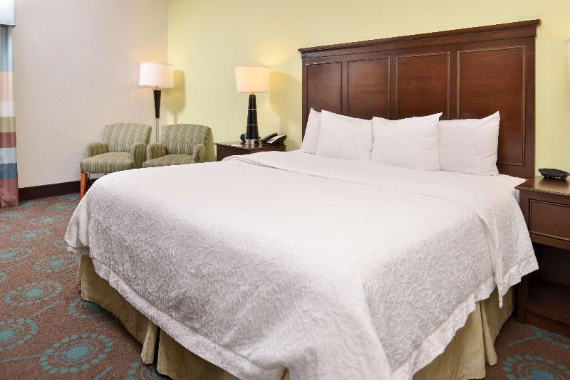 Hampton Inn & Suites Newport News - photo 64