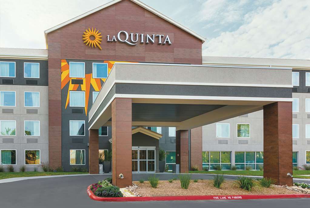 La Quinta Inn & Suites by Wyndham Austin Round Rock - featured photo