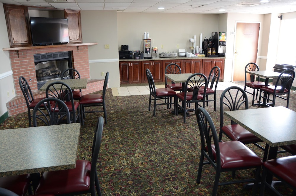 Super 8 by Wyndham Louisville Expo Center - photo 26