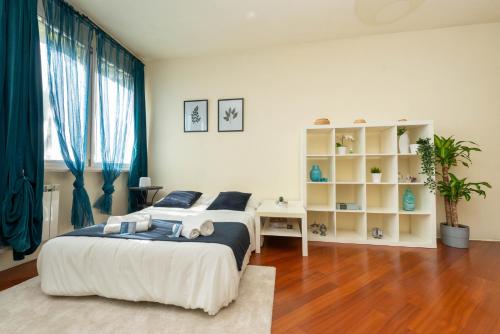 Pisa Stazione Centro Appartamento Elegante Con Netflix — 4-Star Luxury Hotel in Pisa, Italy