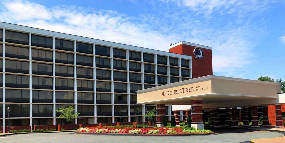 DoubleTree by Hilton Hotel Charlottesville - photo 38