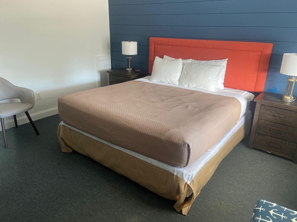 Flagship Inn & Suites - photo 18