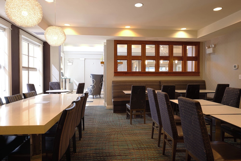 Residence Inn Marriott Airport - photo 18