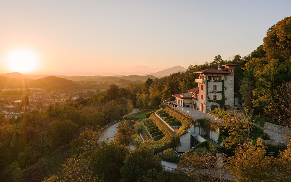 Tenuta De L’Annunziata Natural Relais pet-friendly hotel Uggiate Trevano