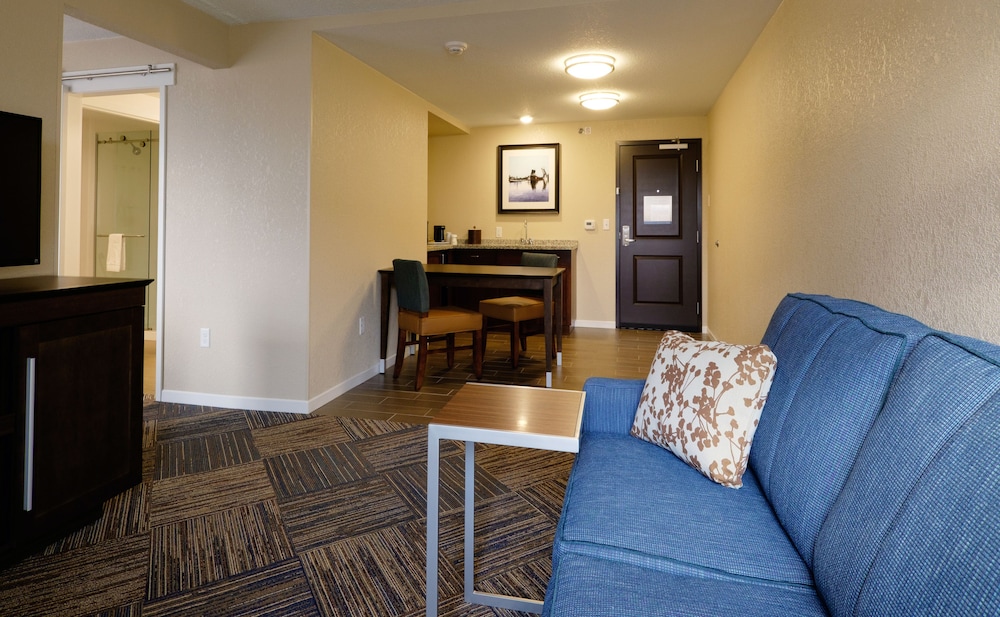 Hampton Inn Green Bay Downtown - photo 35