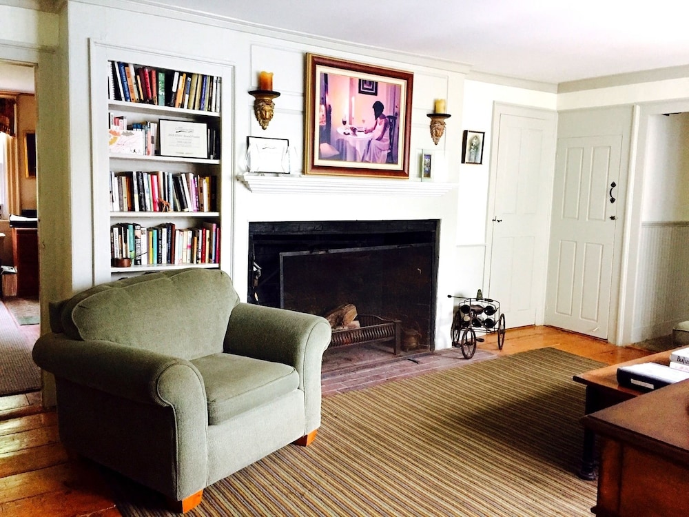 Lamb and Lion Inn - photo 2