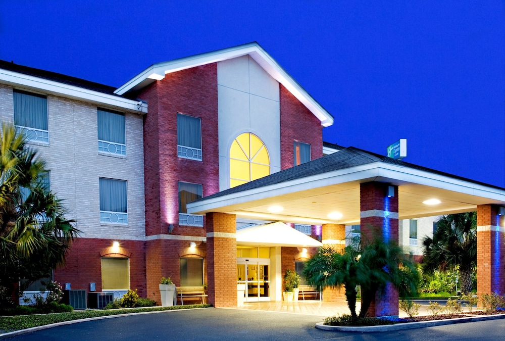 Holiday Inn Express Hotel & Suites Weslaco by IHG — hotel in Weslaco