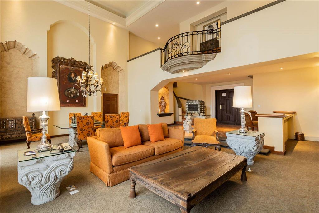 Presidential Suite common area