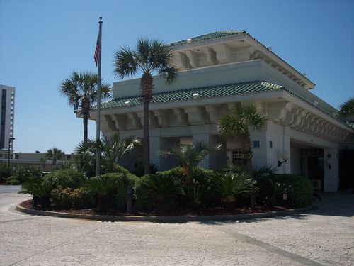 Holiday Inn - last minute hotel in Destin