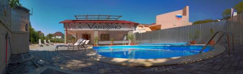 Vila Vanessimo — 4-Star Luxury Hotel in Eforie Sud, Romania
