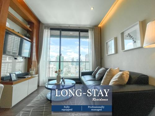 Grand Modern 2BR Ultra Fast WiFi Phrom Phong — 4-Star Luxury Hotel in Bangkok, Thailand