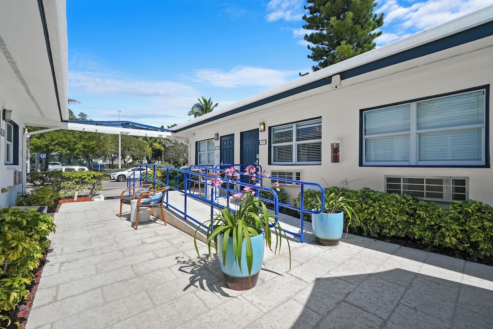 Hollywood Beach Suites - photo 47
