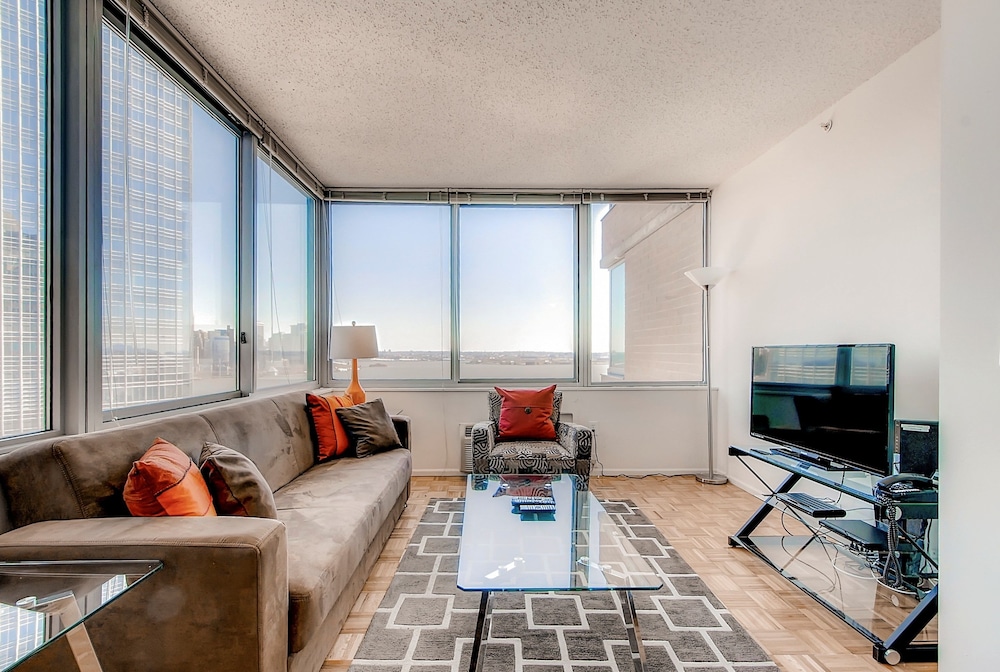Global Luxury Suites at Exchange - photo 14